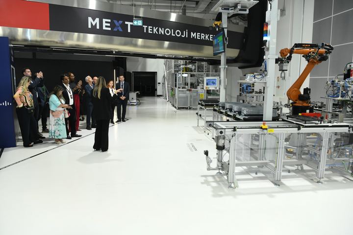 The robot cell in the Digital Factory