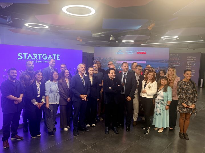The delegation with the StartGate team